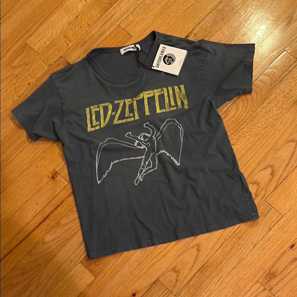 🍭🌹🍭Daydreamer Medium🍭🌹🍭
🌹🍭🌹Led Zeppelin Tee 🌹🍭🌹
🍭🌹🍭Gray and Yellow🍭🌹🍭
